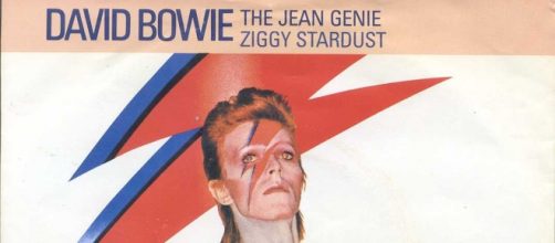Daviid Bowie as his well-known Ziggy Stardust