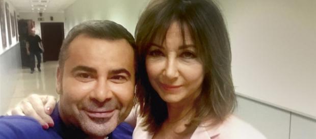 Jorge Javier y Ana Rosa Quintana, en un selfie Jorge Javier y Ana Rosa Quintana, en un selfie