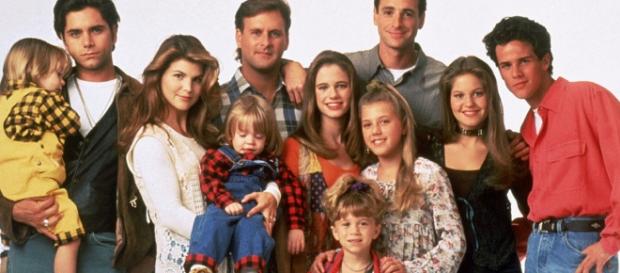 Fuller House: Cast with Olsen Twins (Flickr) Fuller House: Cast with Olsen Twins (Flickr)