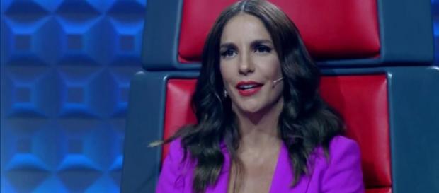 Ivete se emociona com crianças no The Voice Kids Ivete se emociona com crianças no The Voice Kids