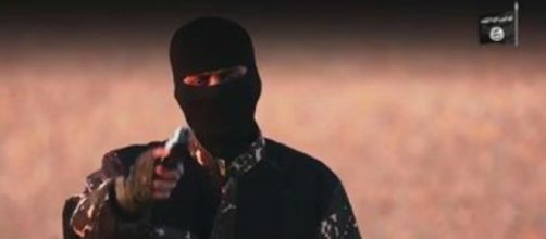 Il nuovo boia dell'Isis in un video recente.