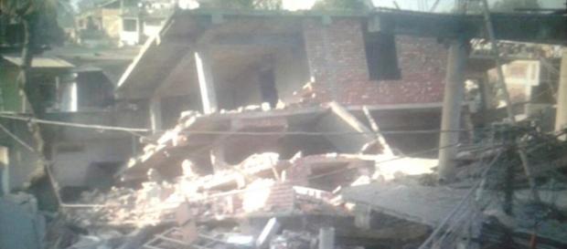 Abitazioni distrutte in India dopo il terremoto Abitazioni distrutte in India dopo il terremoto