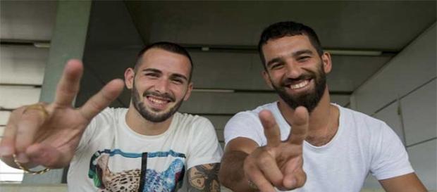 Aleix Vidal y Arda Turan, por fin inscritos Aleix Vidal y Arda Turan, por fin inscritos