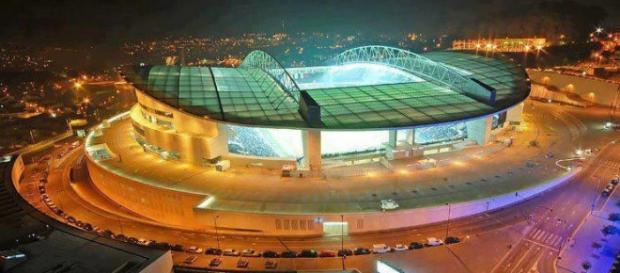 FC Porto recebe o Rio Ave no Estádio do Dragão. FC Porto recebe o Rio Ave no Estádio do Dragão.