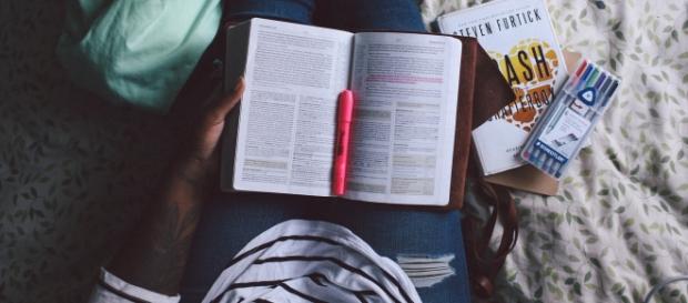 Hay que hacer que a los jóvenes se nos valore. Hay que hacer que a los jóvenes se nos valore.
