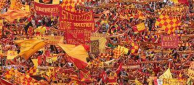 Il Lecce cerca di acquistare un attaccante. Il Lecce cerca di acquistare un attaccante.