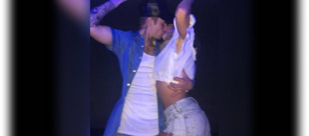 Justin Bieber e Hailey Baldwin namorando Justin Bieber e Hailey Baldwin namorando