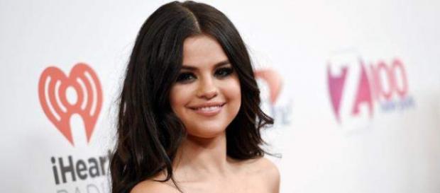 Selena Gomez dispensa Justin Bieber Selena Gomez dispensa Justin Bieber