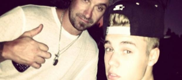 Justin Bieber vem ao Brasil com o pai Justin Bieber vem ao Brasil com o pai