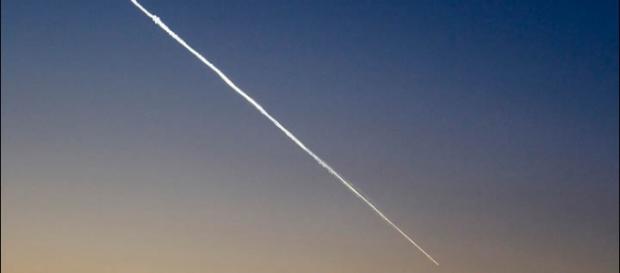 Ufo: in Thailandia testimone riprende razzo? Ufo: in Thailandia testimone riprende razzo?