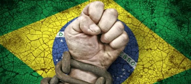 Crise política ameaça a presidência e a câmara Crise política ameaça a presidência e a câmara