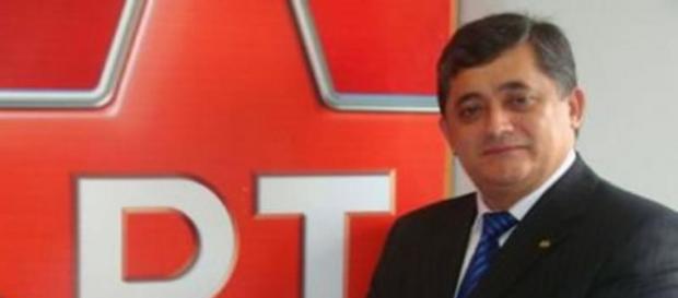 Democracia não existe sem PT, afirma deputado Democracia não existe sem PT, afirma deputado