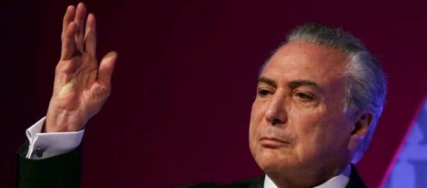 Michel Temer processa o ex-governador Cid Gomes Michel Temer processa o ex-governador Cid Gomes