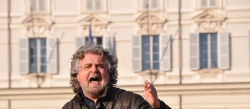 Beppe Grillo durante un comizio