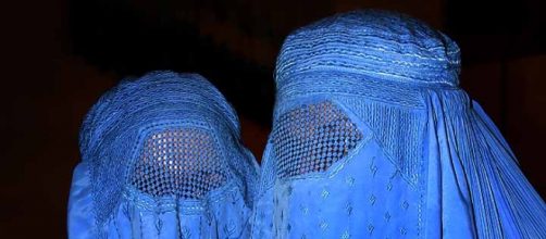 Burqa e niqab sotto accusa in Lombardia