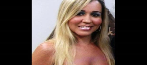 A loira já estaria de contrato firmado A loira já estaria de contrato firmado