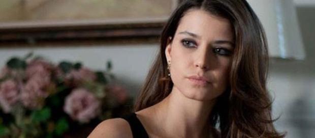 Beren Saat é a protagonista Fatmagul na novela Beren Saat é a protagonista Fatmagul na novela