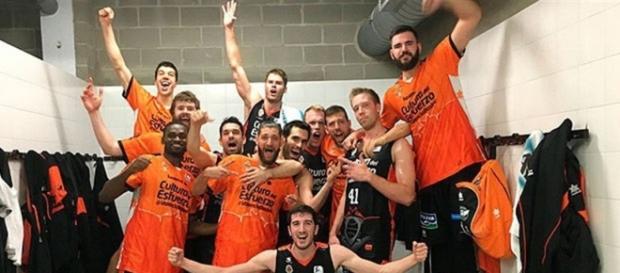 El Valencia Basket celebra una victoria El Valencia Basket celebra una victoria