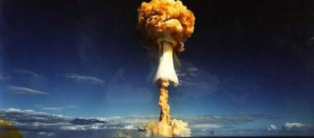 La devastante esplosione di una bomba all'idrogeno La devastante esplosione di una bomba all'idrogeno