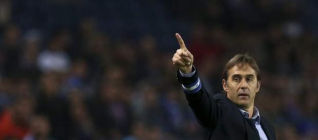 Lopetegui a dar indicações durante um jogo. Lopetegui a dar indicações durante um jogo.