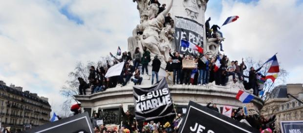 Un uomo armato semina il panico in Francia Un uomo armato semina il panico in Francia