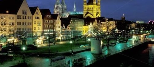 La città di Colonia - Germania, di notte