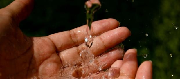 Água, um bem precioso do nosso dia-a-dia Água, um bem precioso do nosso dia-a-dia