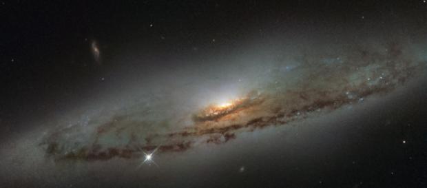 La galassia a spirale NGC 4845 La galassia a spirale NGC 4845