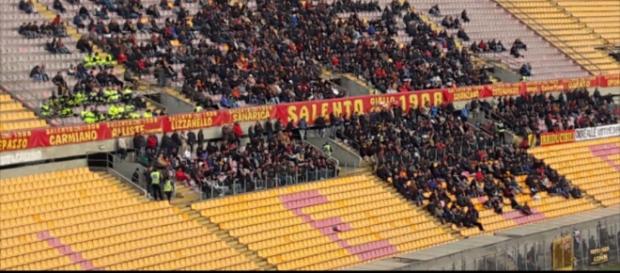 Tanti tifosi del Lecce seguiranno la squadra. Tanti tifosi del Lecce seguiranno la squadra.