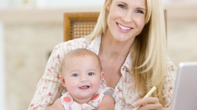 Bonus di 600 euro alle mamme che lavorano