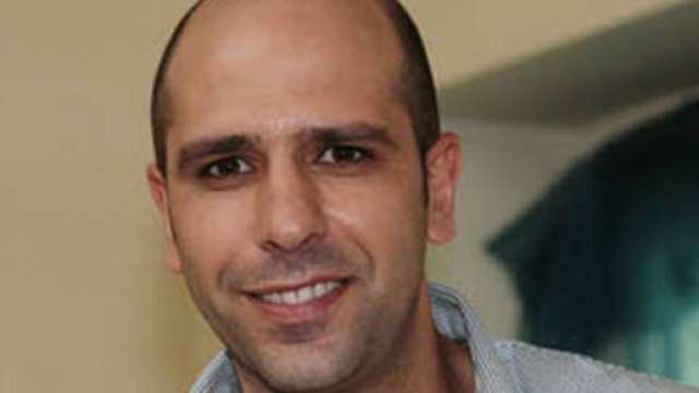 Un primo piano di Checco Zalone