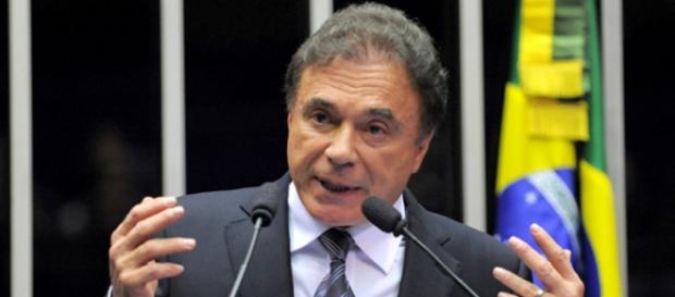 Álvaro Dias troca o PSDB pelo Partido Verde Álvaro Dias troca o PSDB pelo Partido Verde