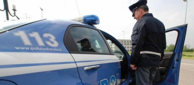 Fotografia di una volante della Polizia Fotografia di una volante della Polizia