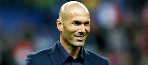 Zidane sorri após goleada do Real Madrid Zidane sorri após goleada do Real Madrid
