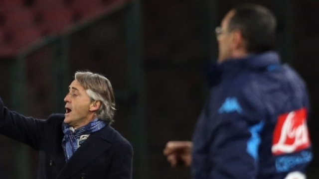Scoppia la lite a bordocampo tra Sarri e Mancini.