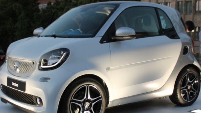 Nuova Smart Fortwo 2016 grigia