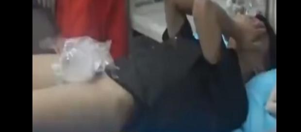 Captura del vídeo del momento de extracción del anillo Captura del vídeo del momento de extracción del anillo