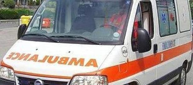Incidente su Viale Parco a Cosenza. Motociclista finisce in ospedale. Incidente su Viale Parco a Cosenza. Motociclista finisce in ospedale.