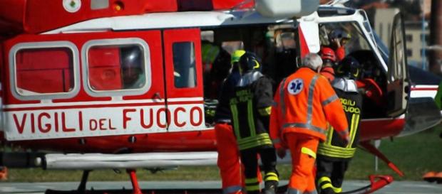 L'intervento di un elicottero dei Vigili del Fuoco è stato fondamentale. L'intervento di un elicottero dei Vigili del Fuoco è stato fondamentale.