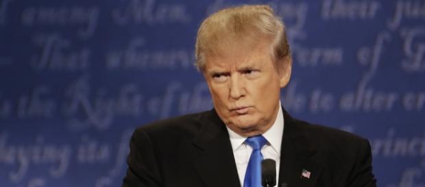 Presidential Debate: Donald Trump Keeps Sniffling and Twitter Noticed. Photo: Blasting News Library - fortune.com Presidential Debate: Donald Trump Keeps Sniffling and Twitter Noticed. Photo: Blasting News Library - fortune.com