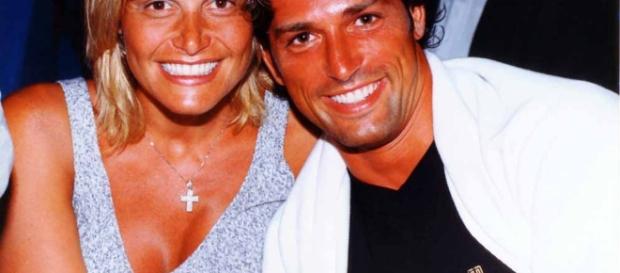 Simona Ventura e Stefano Bettarini affiatati ai tempi del matrimonio Simona Ventura e Stefano Bettarini affiatati ai tempi del matrimonio