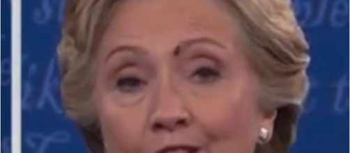 VIDEO: Giant fly lands on Hillary's face during second ... - theamericanmirror.com