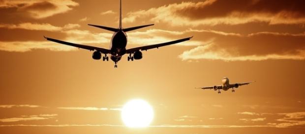 Air travel / Photo by The Pixelman, CCO Public domain, via Pixamaba.com Air travel / Photo by The Pixelman, CCO Public domain, via Pixamaba.com