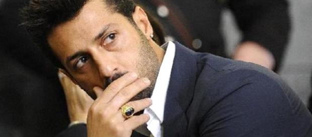 Fabrizio Corona "beccato" da "Le Inene": pretendeva soldi in nero per le sue serata in discoteca. Fabrizio Corona "beccato" da "Le Inene": pretendeva soldi in nero per le sue serata in discoteca.