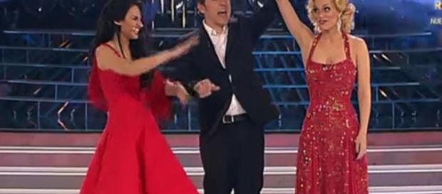 La cantante Edurne y el monologuista Iñaki Urrutia estarán en Todo ... - elconfidencial.com La cantante Edurne y el monologuista Iñaki Urrutia estarán en Todo ... - elconfidencial.com
