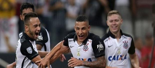 Mesmo em mau momento, clubes europeus tem interesse em jogadores do Timão Mesmo em mau momento, clubes europeus tem interesse em jogadores do Timão
