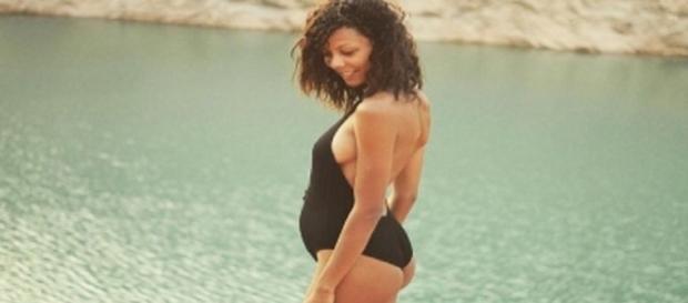 Nehuda est enceinte de 4 mois. Nehuda est enceinte de 4 mois.