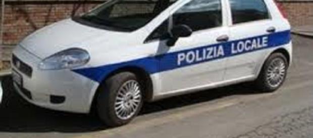 Reggio Calabria: auto pirata provoca grave incidente Reggio Calabria: auto pirata provoca grave incidente