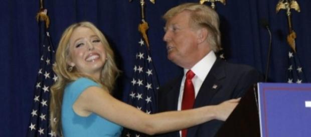 Tiffany Trump e o pai, candidato republicano à presidência. Tiffany Trump e o pai, candidato republicano à presidência.