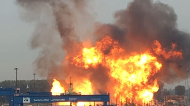 Germania, Francoforte stabilimento Basf in fiamme